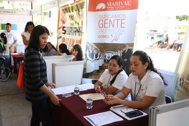 Feria de empleo ofertó más de mil vacantes en Puerto Vallarta